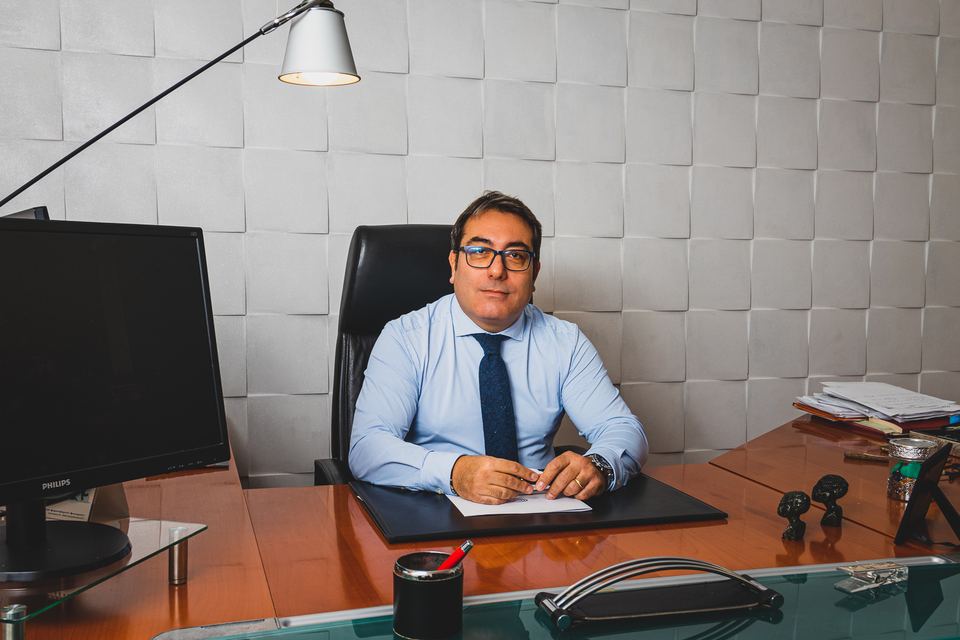 Dott. Giuseppe Canto al lavoro nello Studio